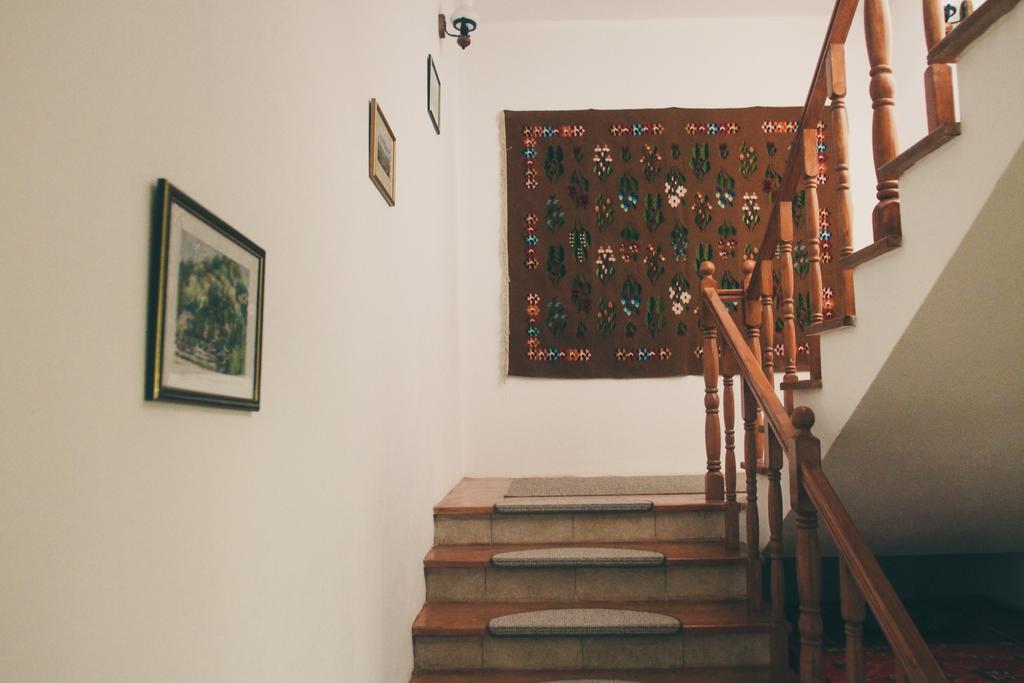 Casa Renti Hotell Novaci-Străini Eksteriør bilde