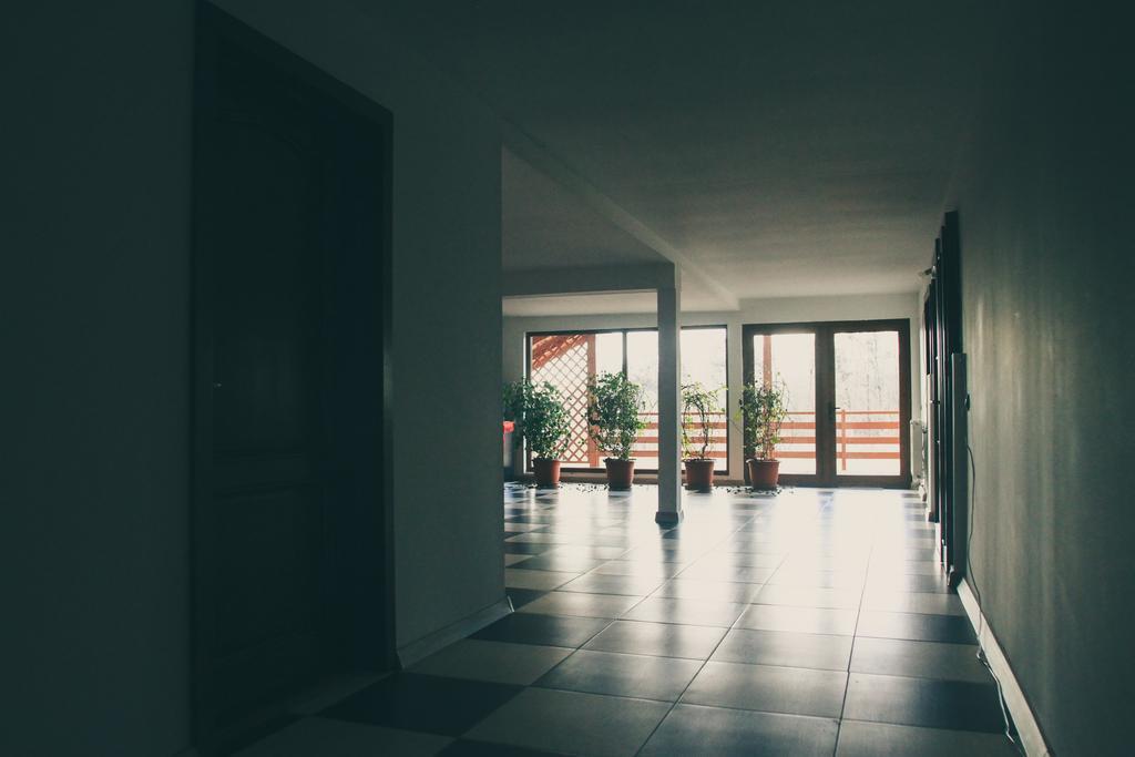 Casa Renti Hotell Novaci-Străini Eksteriør bilde