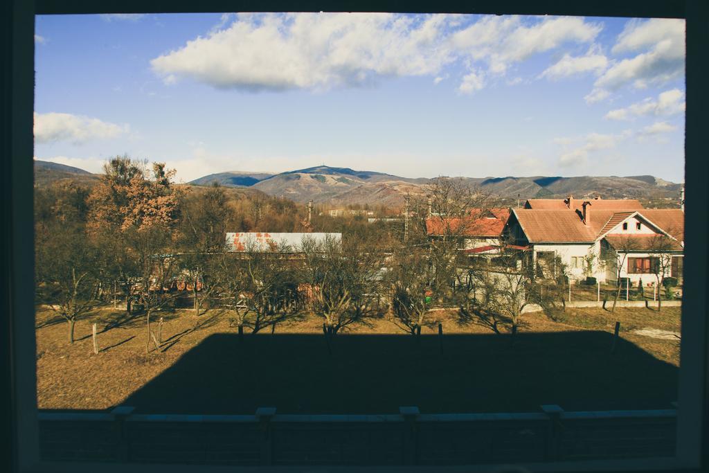 Casa Renti Hotell Novaci-Străini Eksteriør bilde