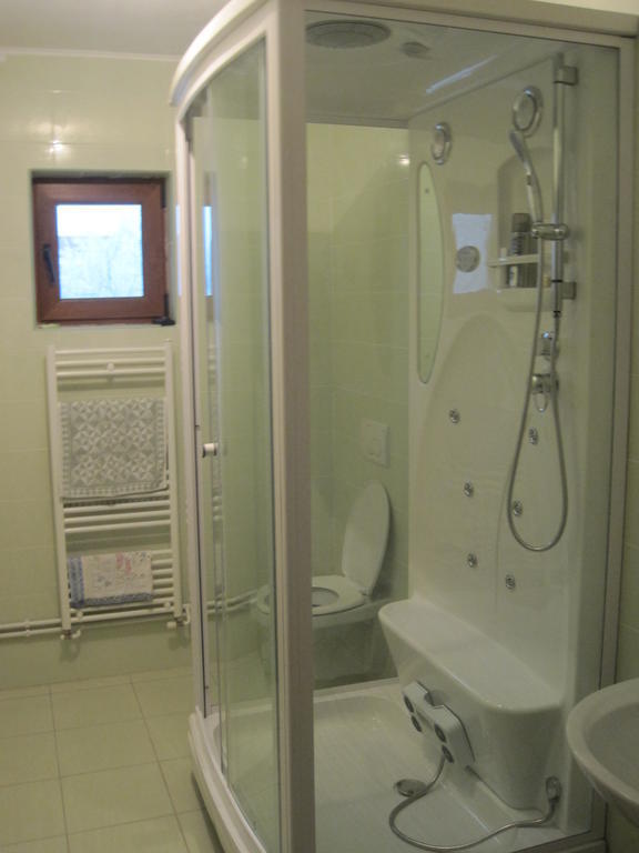 Casa Renti Hotell Novaci-Străini Rom bilde