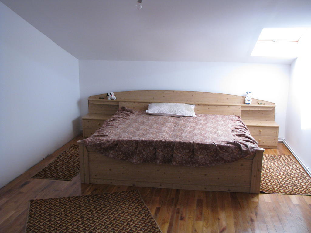 Casa Renti Hotell Novaci-Străini Rom bilde