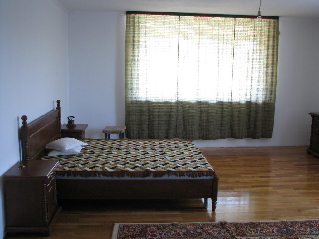 Casa Renti Hotell Novaci-Străini Rom bilde
